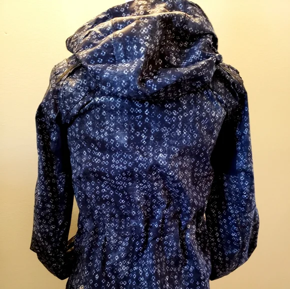 Lululemon jacket - Picture 4 of 5